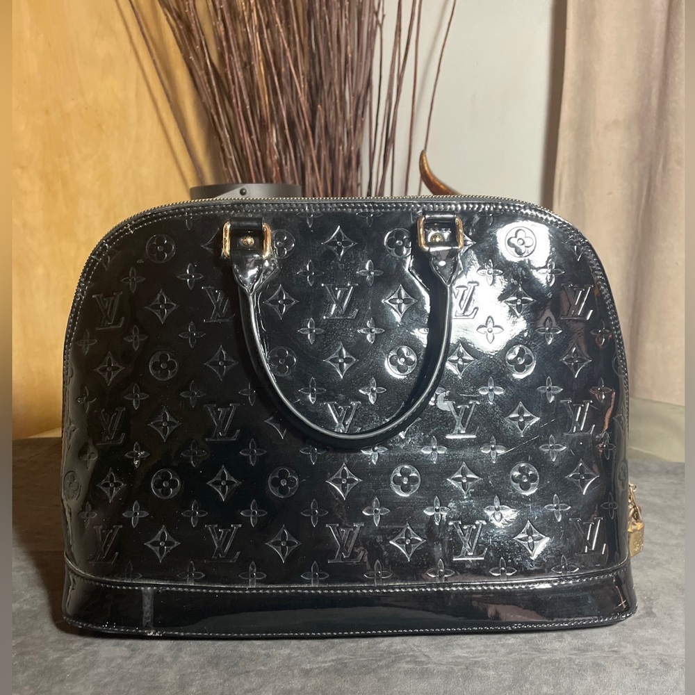 COPY - Louis Vuitton alma black bag